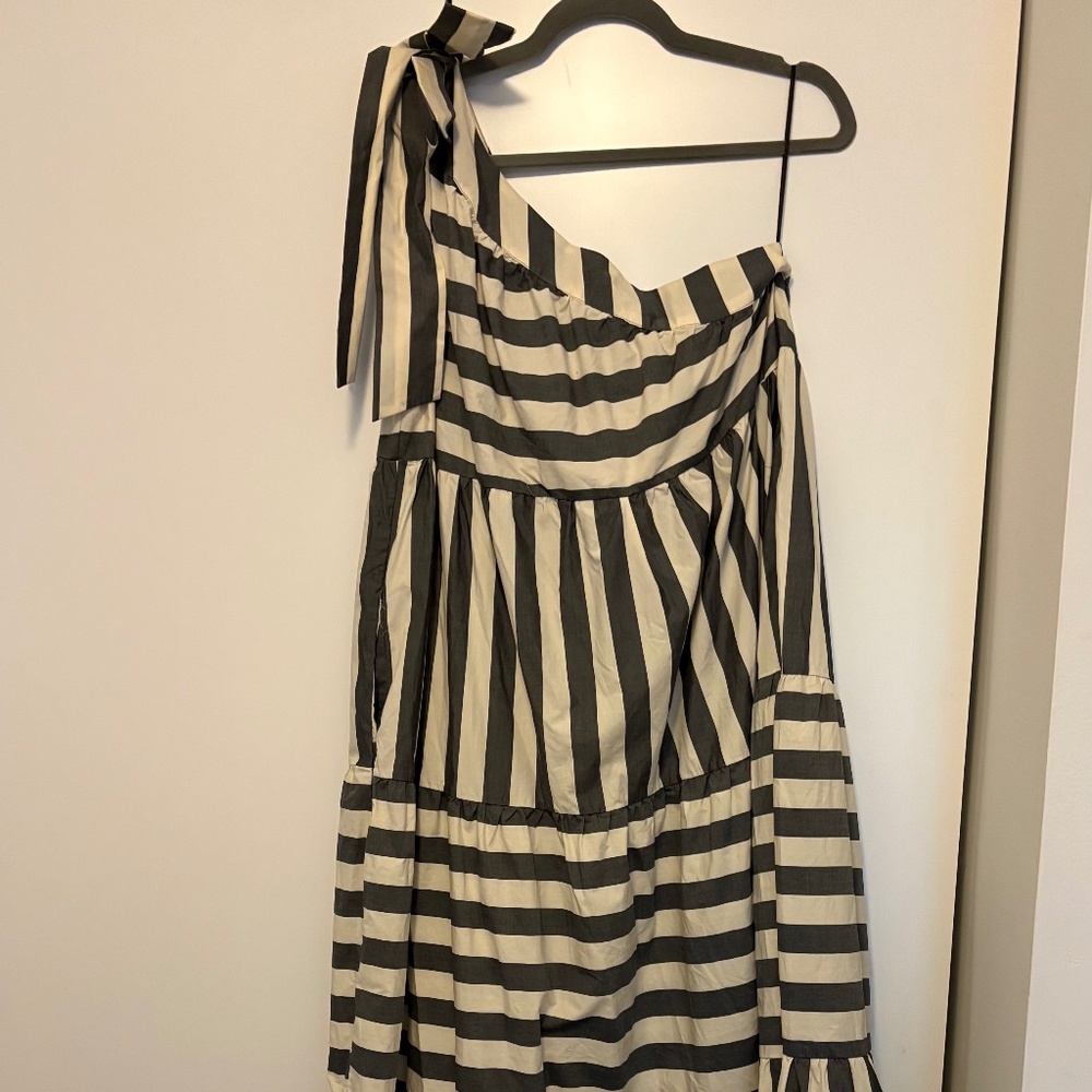 Who what wear brand target one shoulder dress